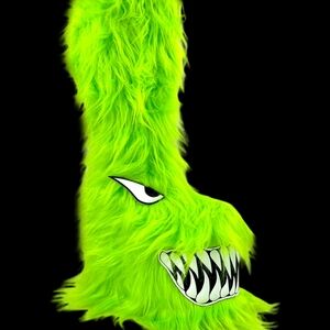 YRU green Boogie boots, 7, BNIB